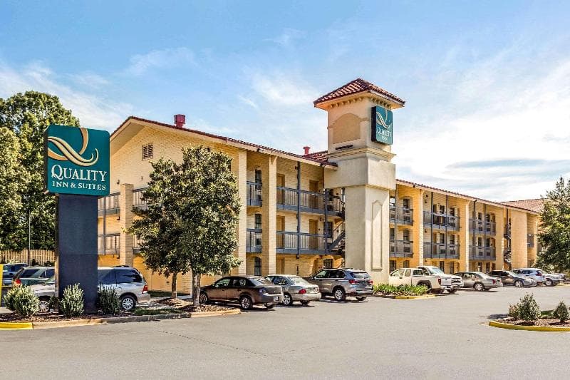 Quality Inn & Suites Airport 3