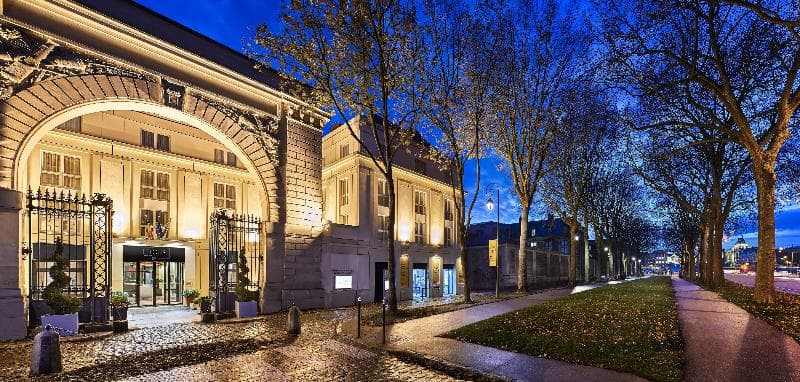 Le Louis Versailles Château Hotel - MGallery photo 1