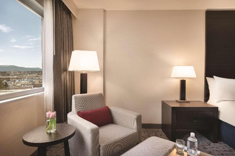 Radisson Hotel Vancouver Airport 4
