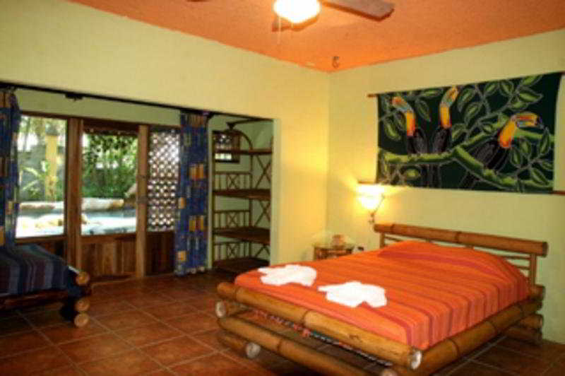 Totem Hotel Beach Resort 4