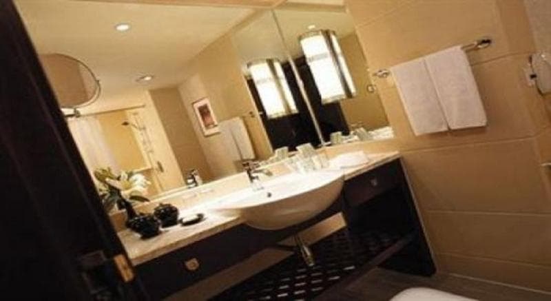 Golden Flower Hotel Xian(Former By Shangri-La) 4