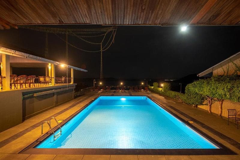 Giritale Hotel main