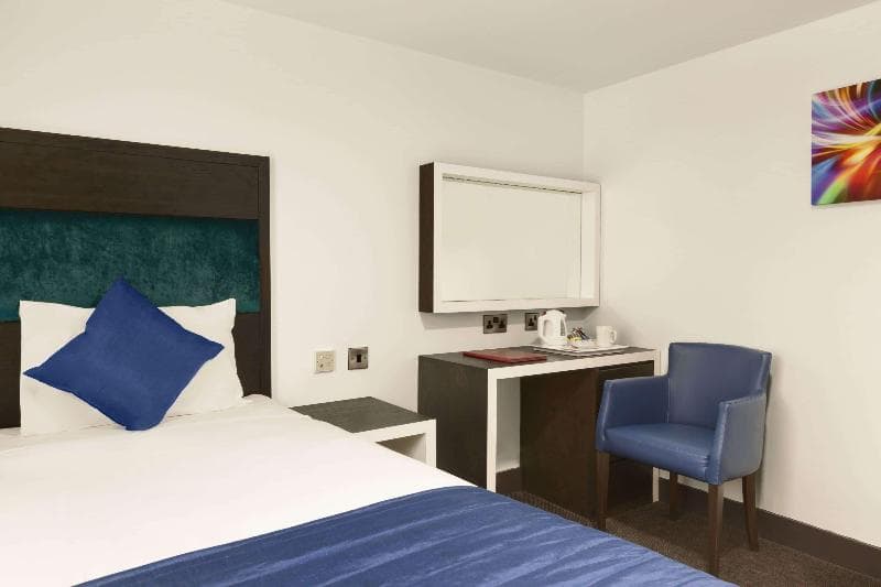 Ramada By Wyndham Oxford 5