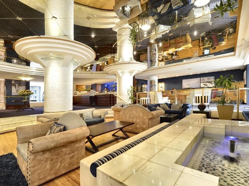 The Peninsula All-Suite Hotel 4