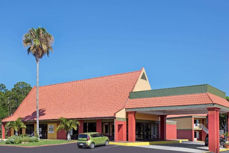 Days Inn By Wyndham Cocoa Cruiseport West At I-95/524 photo 1