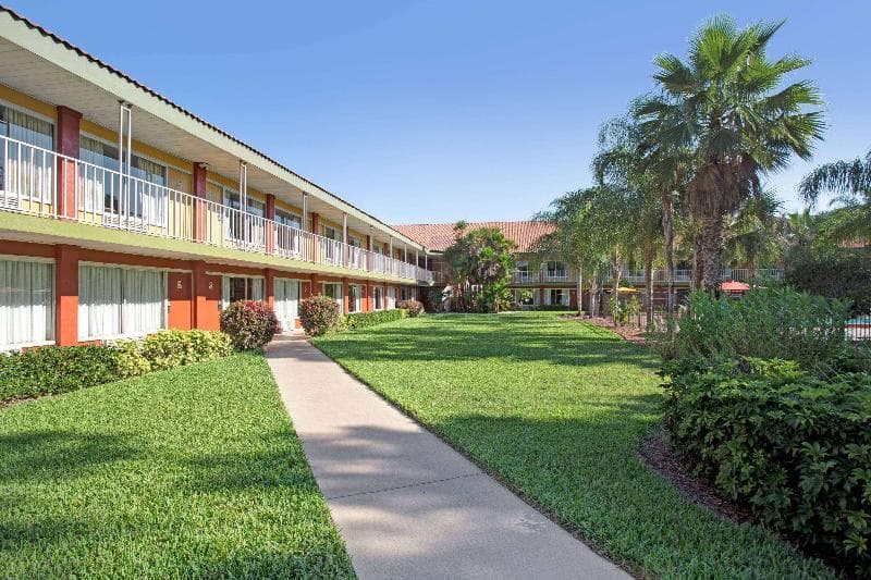 Days Inn By Wyndham Cocoa Cruiseport West At I-95/524 3