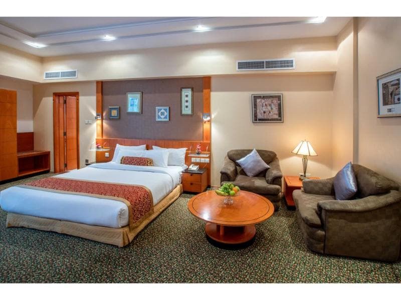 Gulf Court Hotel 5