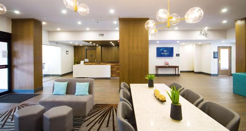 Best Western Plus Suites Downtown 3