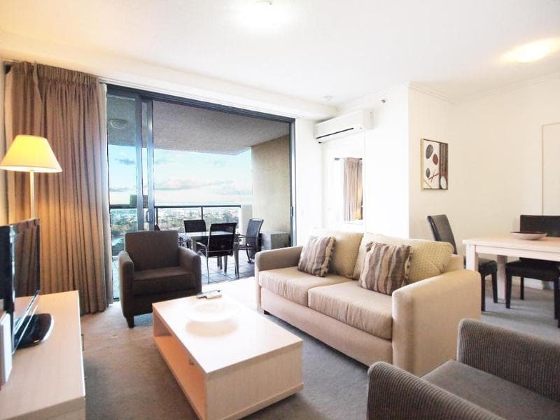 Oaks Brisbane On Margaret Suites 4