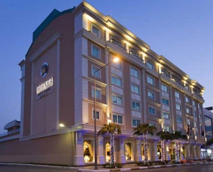 Latanya Palm Hotel main