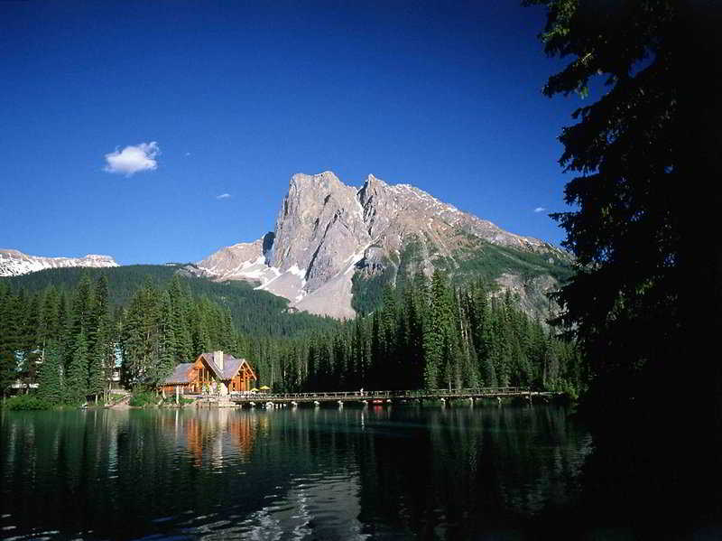 Emerald Lake Lodge photo 1