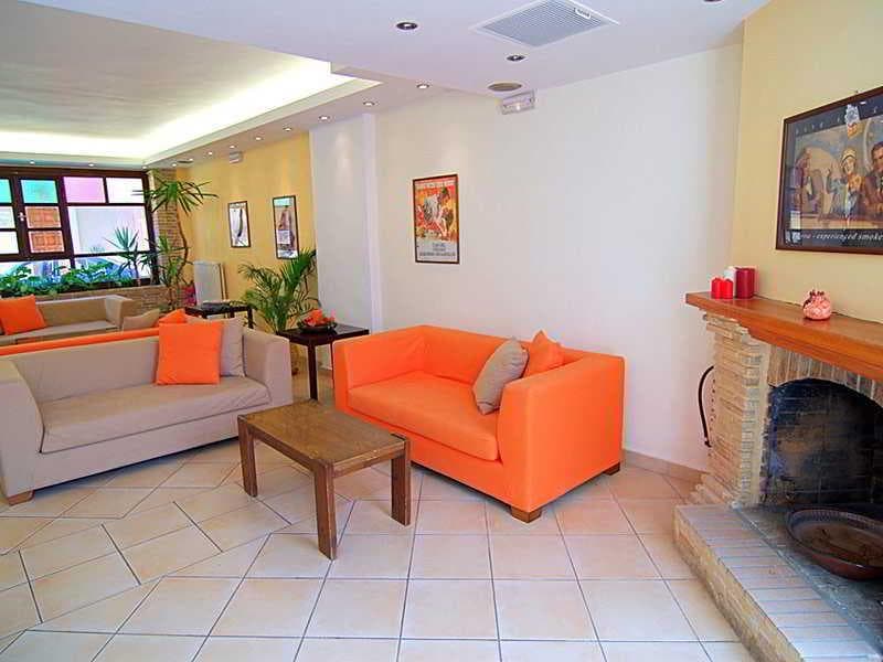 Yria Hotel 2
