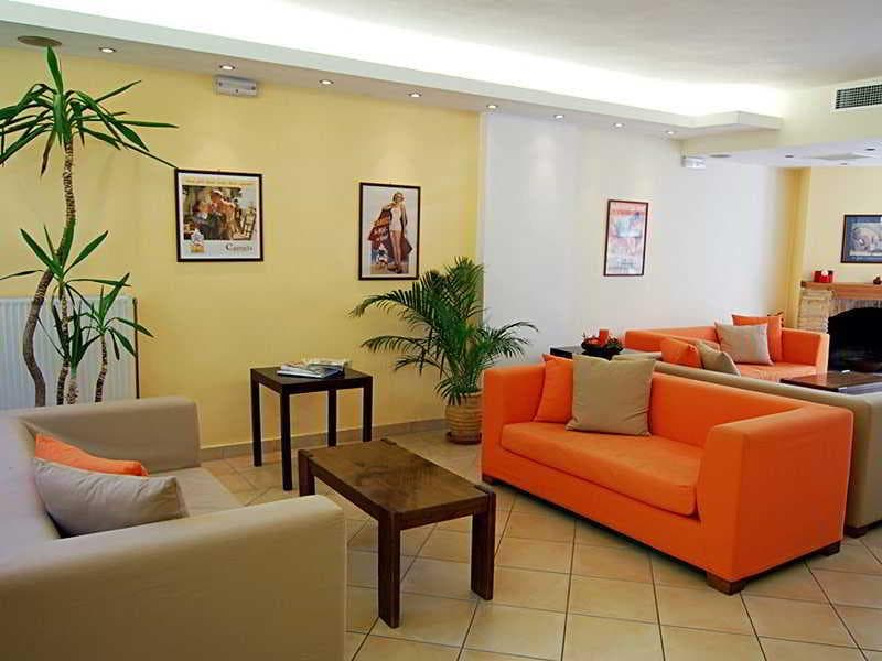 Yria Hotel 3