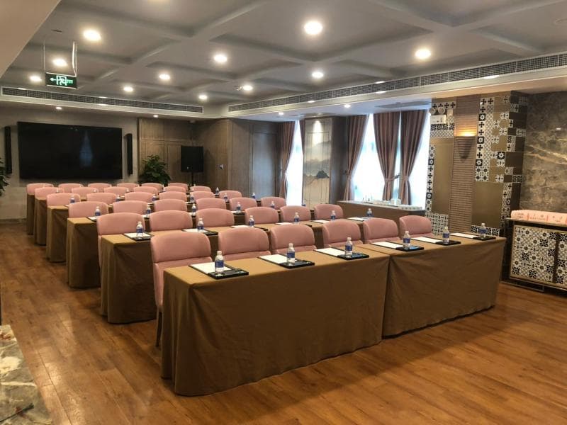 Howard Johnson By Wyndham Huaihai Hotel Shanghai photo 1