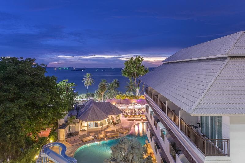 Pattaya Discovery Beach Hotel 2