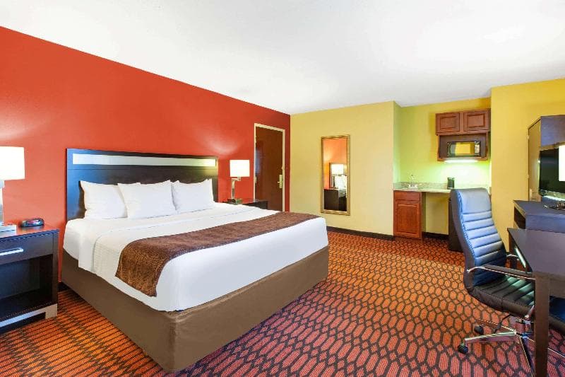 Baymont by Wyndham Harrisburg 5