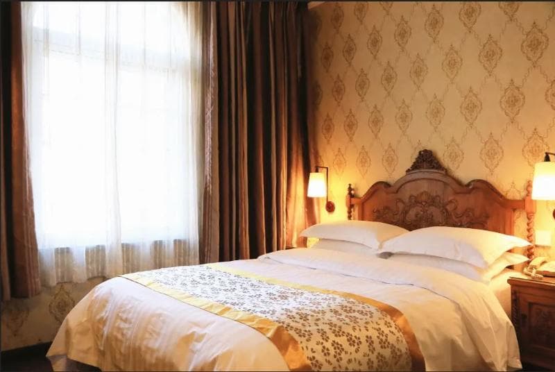 Dong Fang Hotel main