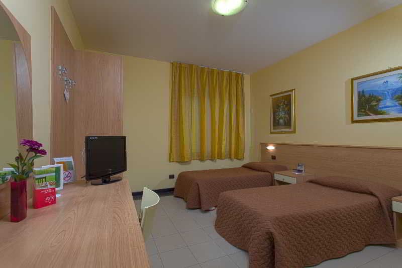 Ayri Hotel 5
