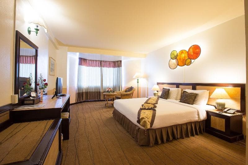 Gateway Hotel main