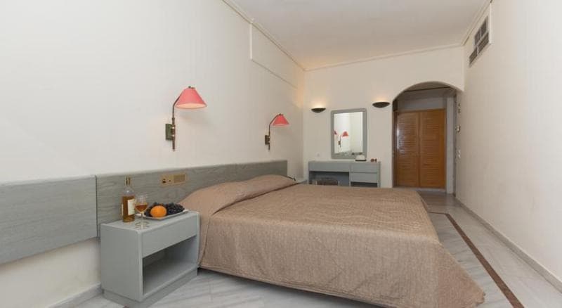 Samaina Port Hotel 5