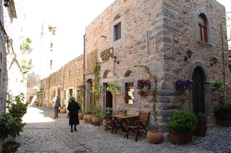Medieval Castle Suites Traditional photo 1