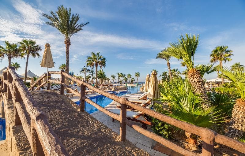 Adams Beach Hotel 4
