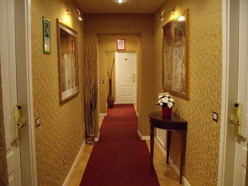 Hotel Relais Fontana Di Trevi 3
