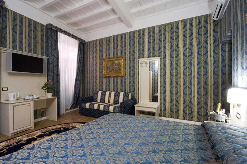 Hotel Relais Fontana Di Trevi 5