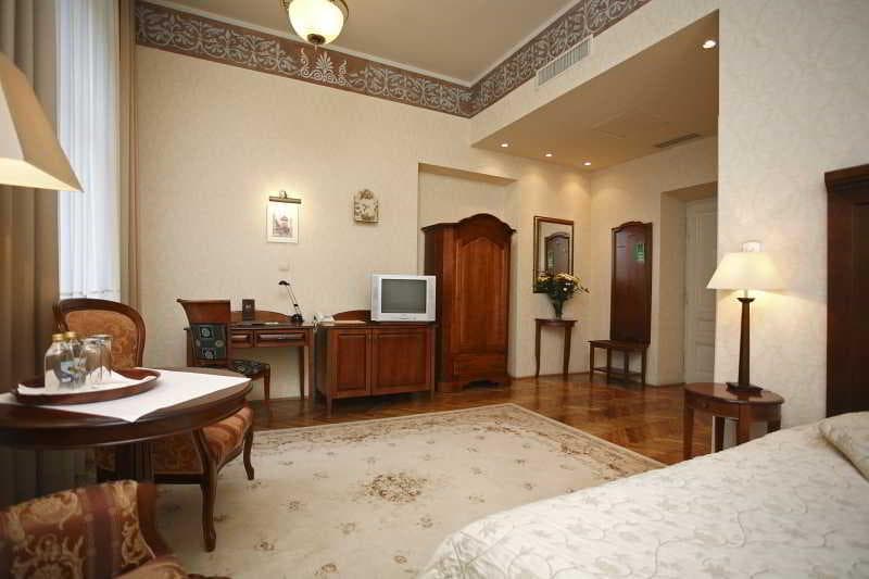Ostoya Palace 3