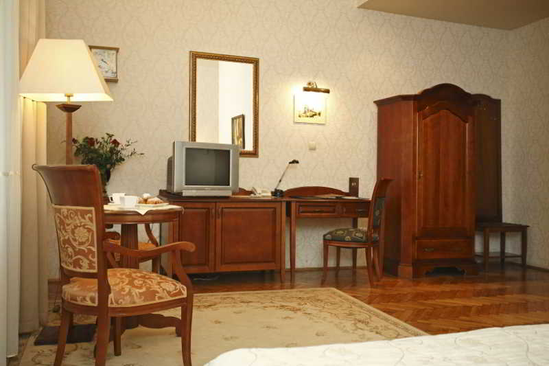 Ostoya Palace 4