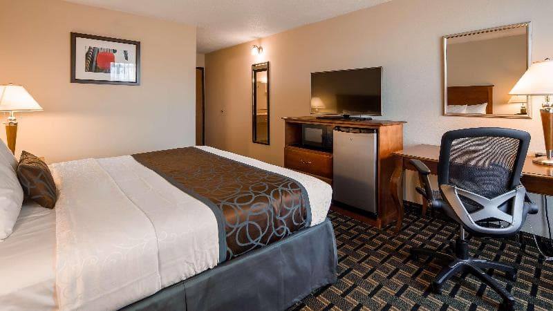 Best Western Plus Lower South End 5