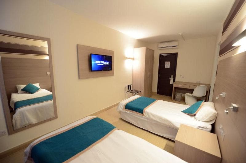 Days Inn Hotel & Residence 5