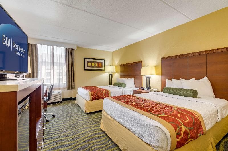 Best Western Plus Charlotte/Matthews Hotel 3