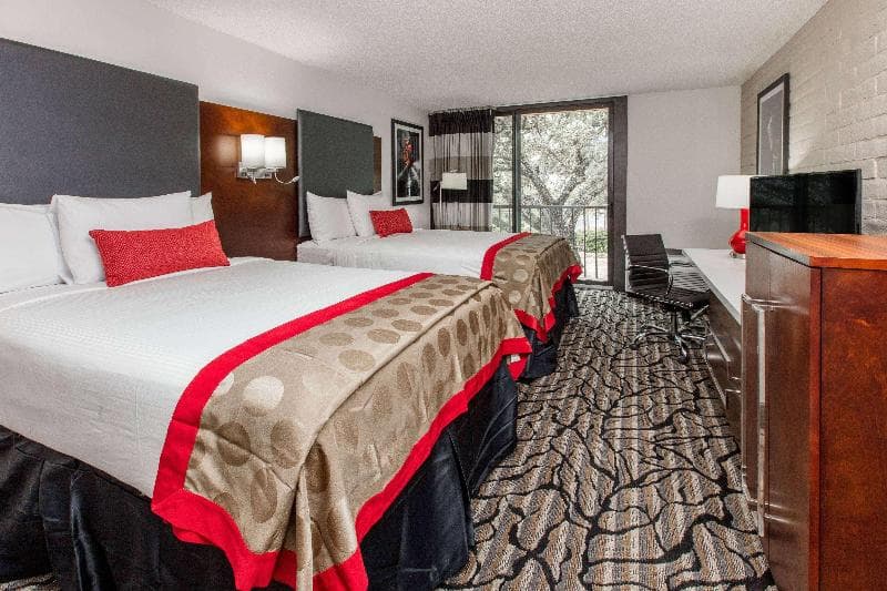 Ramada by Wyndham Austin South photo 1