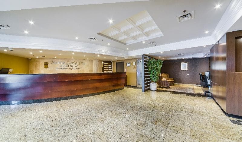 Monte Carlo Inn Airport Suites 5