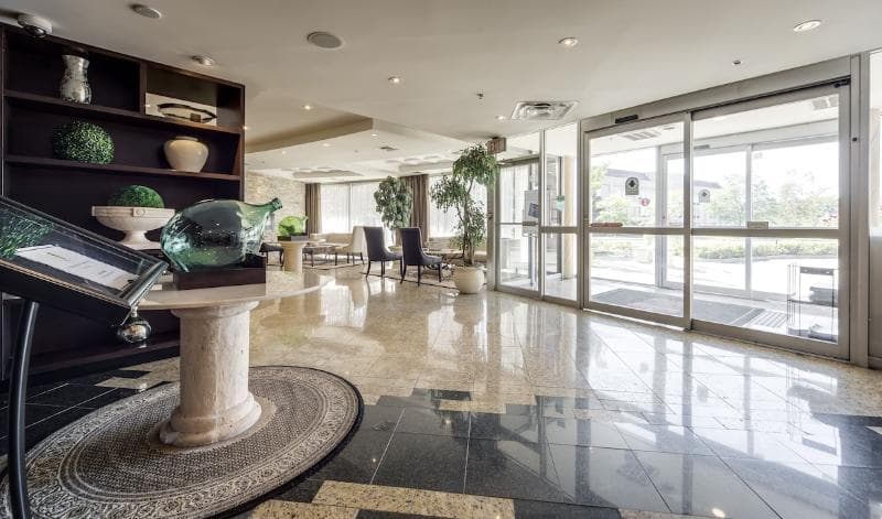 Monte Carlo Inn Airport Suites 3