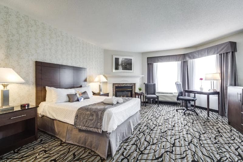 Monte Carlo Inn Oakville Suites 2
