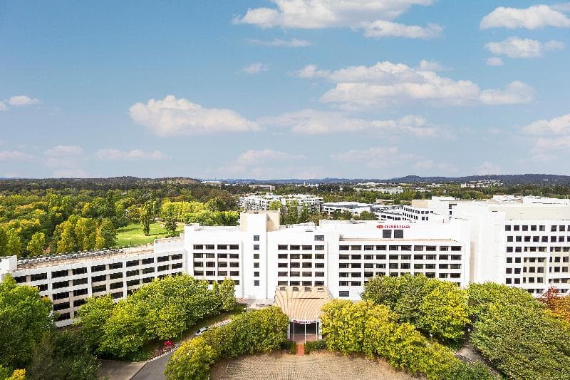Crowne Plaza Canberra 5