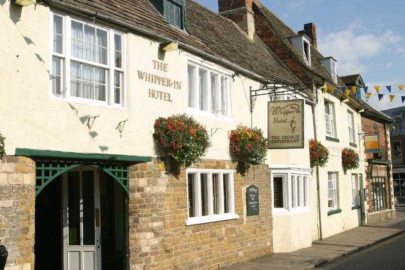 Brook Whipper-In Hotel main