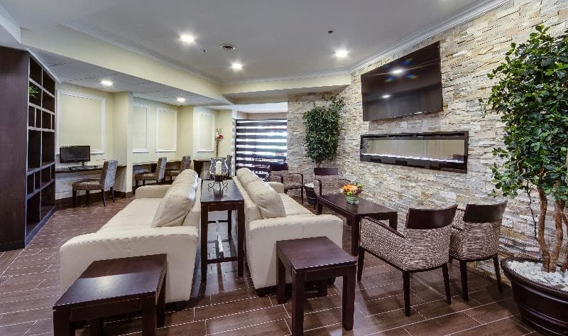Monte Carlo Inn - Vaughan Suites 3