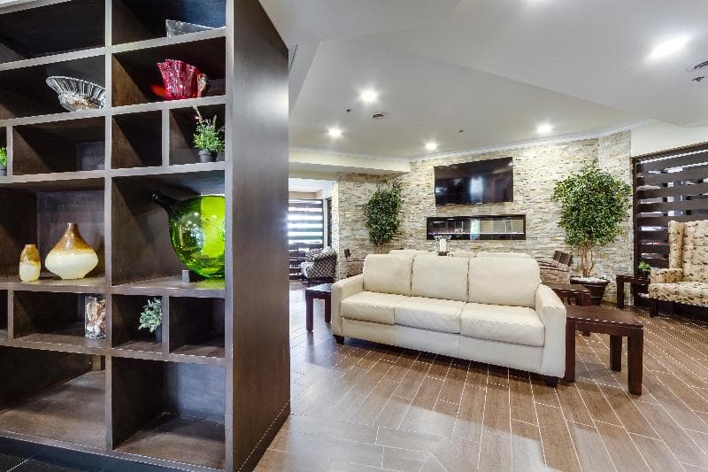 Monte Carlo Inn - Vaughan Suites 4