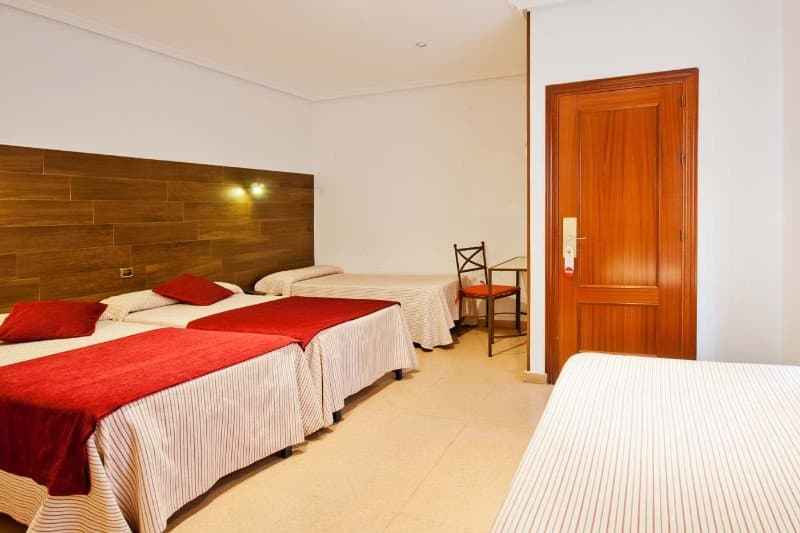 Sol Hostal 3