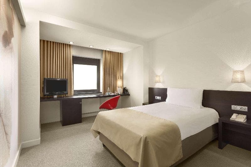 Ramada Plaza by Wyndham Bucharest Convention Center 4