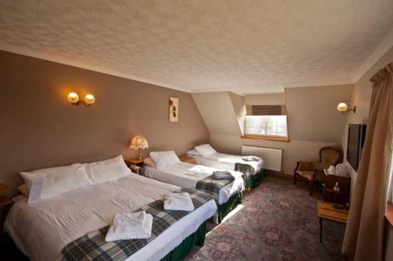 Duke Of Gordon Hotel 3