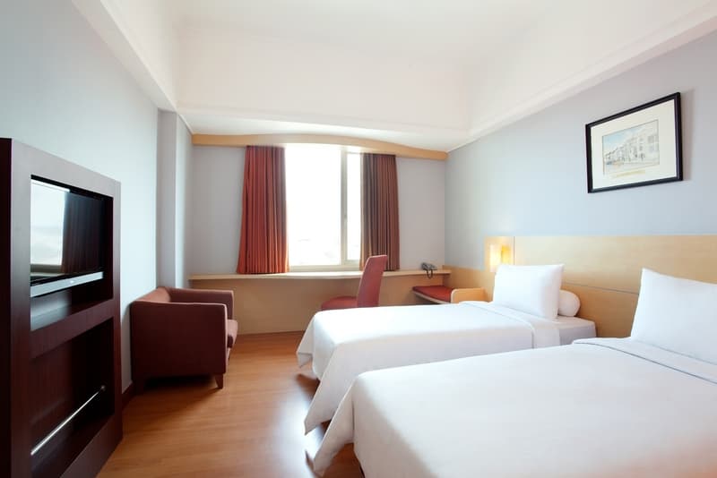 Arcadia Hotel Surabaya 3