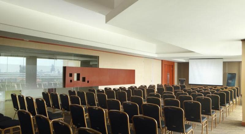 Novotel Surabaya - Hotel & Suites photo 1