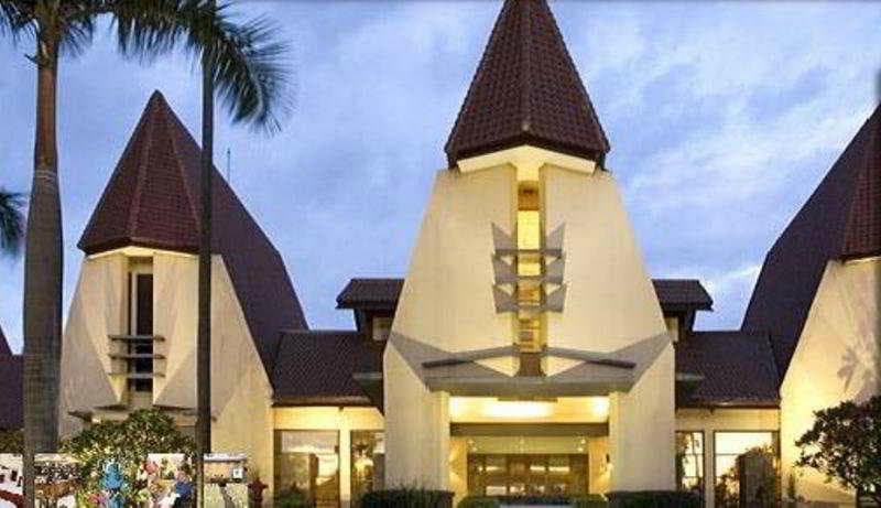 Novotel Surabaya - Hotel & Suites 5