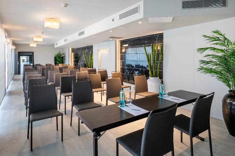 Sallés Hotel Aeroport Girona 5