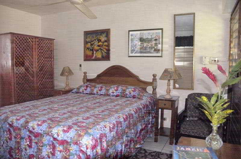 Firefly Beach Cottages 3