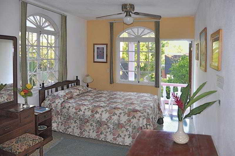 Firefly Beach Cottages 4